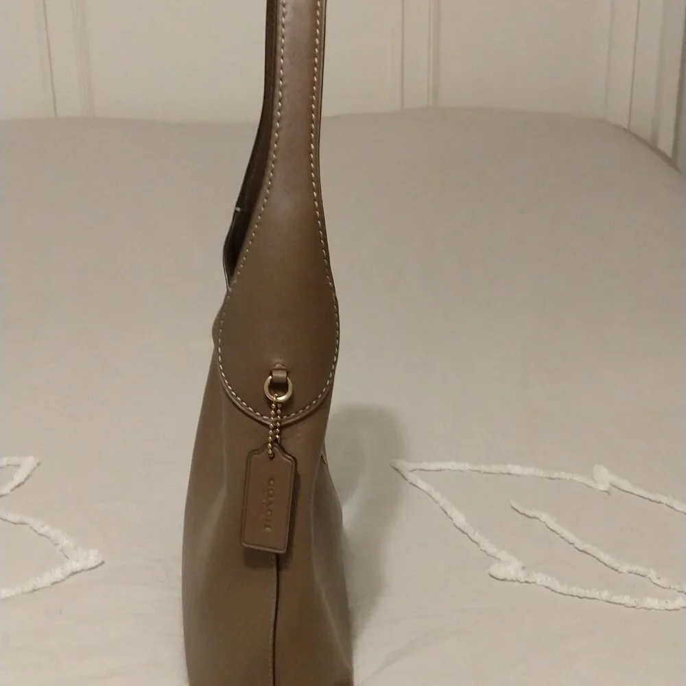 Coach Brooklyn Shoulder Bag 28 - Picture 2 of 16